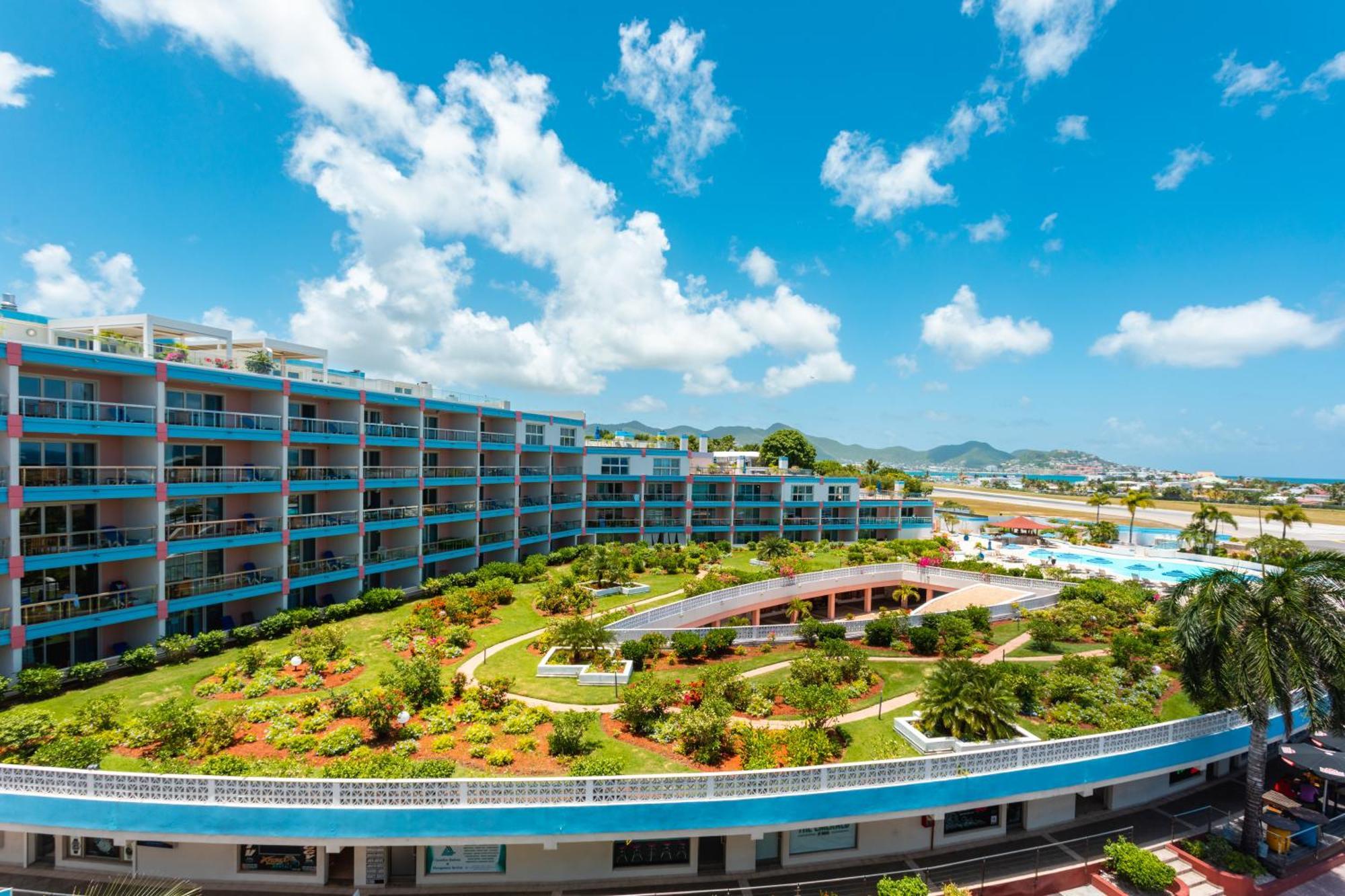 Royal Islander Club Resort La Terrasse Lowlands 外观 照片